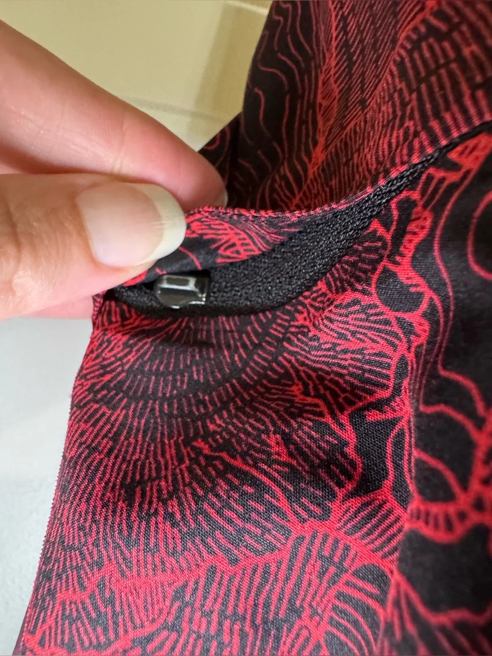 Lululemon Current State Board Swim Short 10” in Spicy Red/Black Size 33